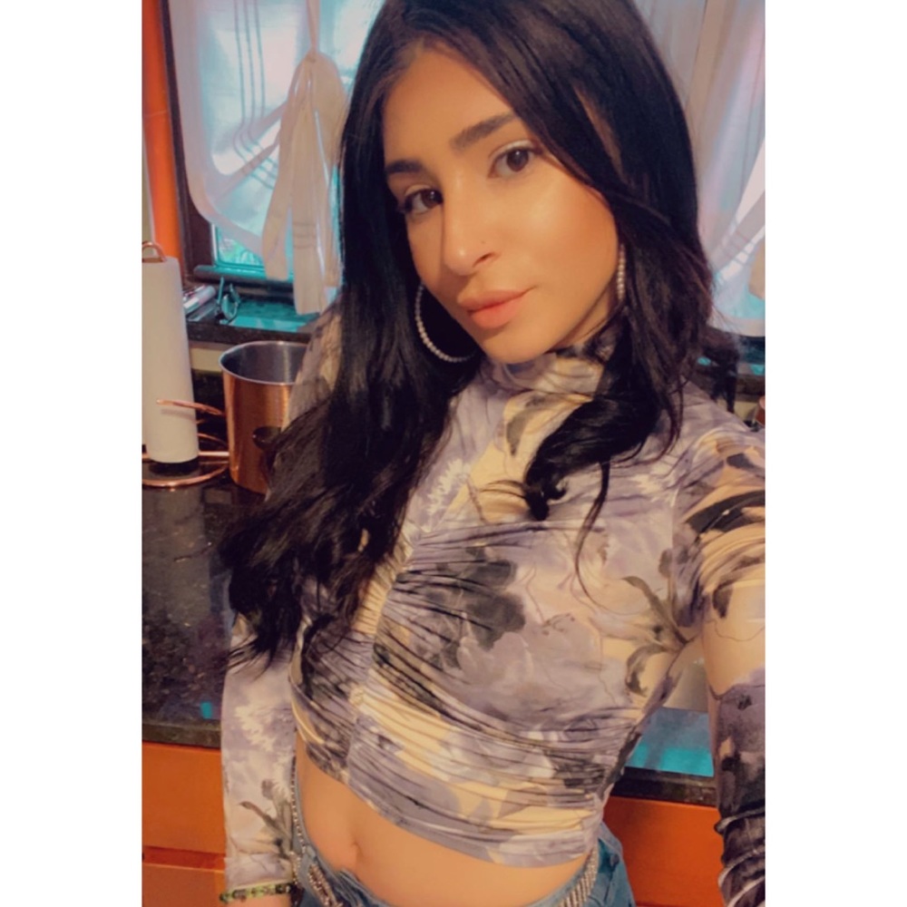 Cute flower printed turtleneck 💜